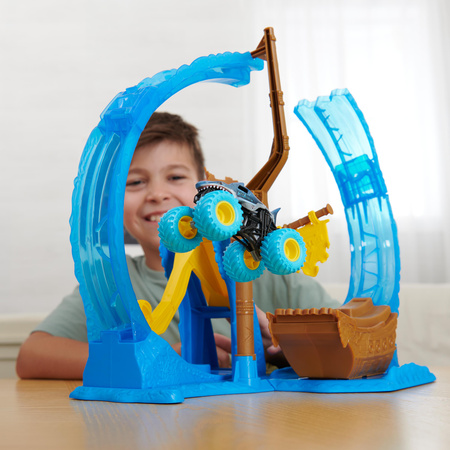 Monster Jam zestaw kaskaderski tor z wyrzutnią Loop of Doom + pojazd 1:64