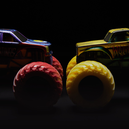 Monster Jam 2 pojazdy Monster Truck 1:64 The Sentinels i Wolverine