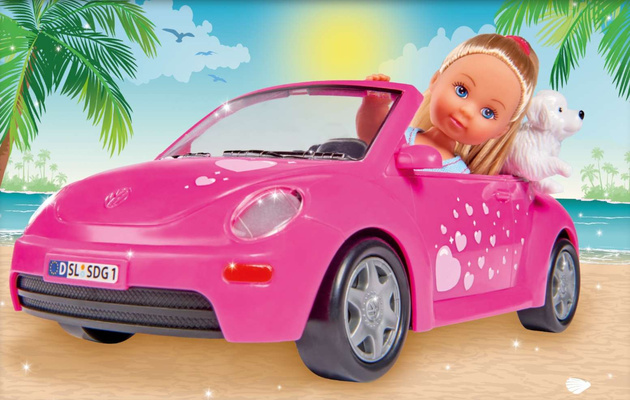 Evi Love lalka w kabriolecie New Beetle piesek