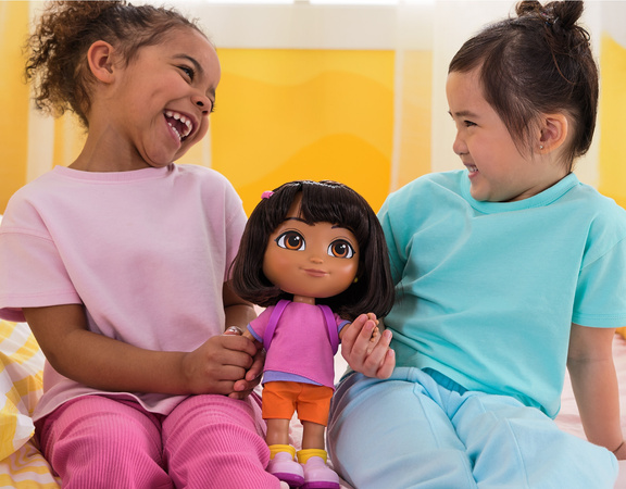 Dora Poznaje Świat Zestaw Lalka Interaktywna Dora 30 cm 10+ dźwięków