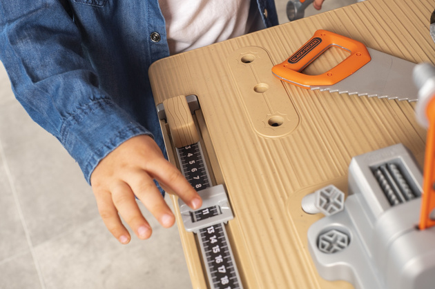 Black Decker Duży warsztat ze strefą malarza i hydraulika + 100 akcesoriów