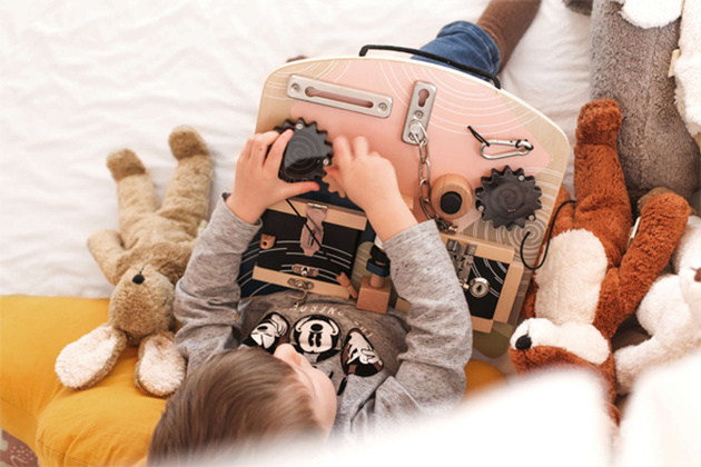 Small Foot Tablica aktywizująca Zamki i Pokrętła