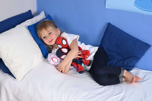 Maskotka Spidey i super-kumple Spiderman pluszak 25 cm