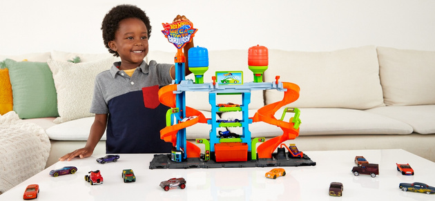 Hot Wheels Tor samochodowy Zakręcona Megamyjnia + samochód