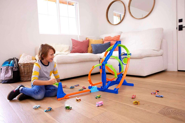 Hot Wheels zestaw Tor samochodowy Epicka Pętla zestaw do zabawy + pojazd