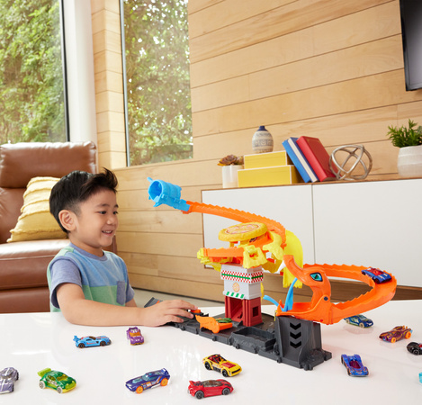 Hot Wheels Pizza Slam Cobra Attack Odjazdowa Pizza Atak Kobry tor samochodowy + pojazd