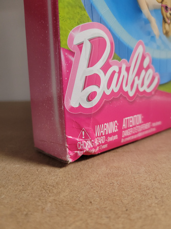OUTLET Zestaw Barbie Impreza przy basenie lalka + akcesoria USZKODZONE OPAKOWANIE