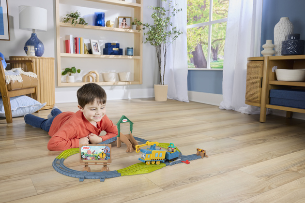 Zestaw Tomek i Przyjaciele Pracowite Przyjaciółki lokomotywa z napędem + tory