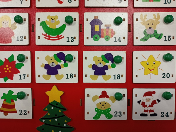 Dekoracja świąteczna Kalendarz adwentowy Zimowy domek WADLIWY