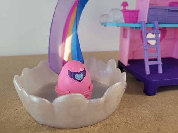 OUTLET Hatchimals Alive! Surprise zestaw żłobek opieka nad maluszkami + figurka WYBRAKOWANY