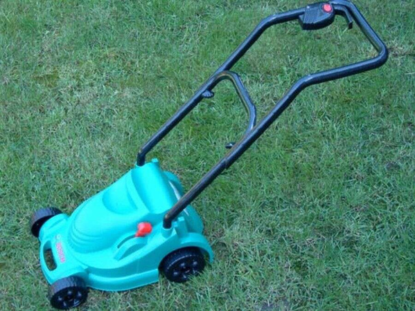 Kosiarka dla dzieci do trawy Bosch dźwięk Klein