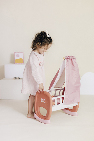 Baby Nurse Kołyska z różowym baldachimem dla lalek max 42 cm