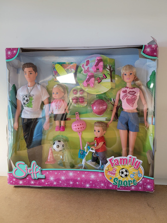 OUTLET Steffi Love Zestaw lalek rodzina sportowa Steffi, Kevin i dzieci WADLIWY