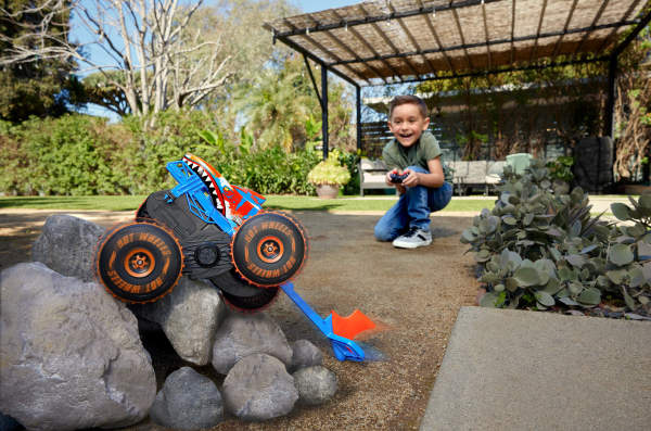 Hot Wheels Monster Trucks Tiger Shark Climber RC pojazd zdalnie sterowany rekin dinozaur