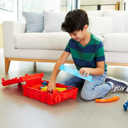 Hot Wheels zestaw Kanister Kaskaderskie Pudełko + samochodzik