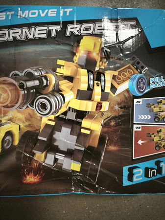 OUTLET Klocki konstrukcyjne CaDA Hornet Robot Samochód 2w1 Pull-back 267 elementów USZKODZONE OPAKOWANIE