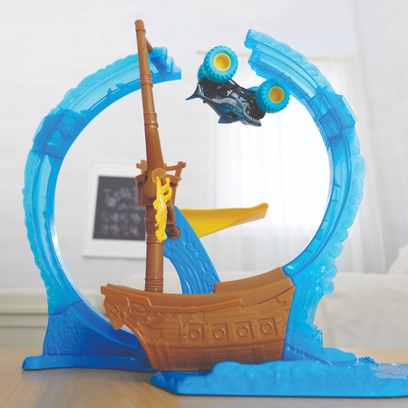 Monster Jam zestaw kaskaderski tor z wyrzutnią Loop of Doom + pojazd 1:64