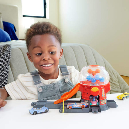 Hot Wheels City Zestaw Sklepik Guma Balonowa Tor wyścigowy + pojazd