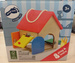 Small Foot drewniany domek edukacyjny z zamkami Compact Lock House WADLIWY