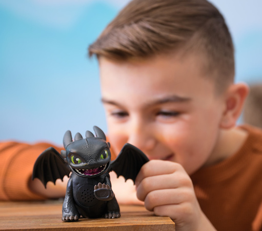 Jak wytresować smoka Szczerbatek figurka Interaktywna Roaring Minis Toothless 25+ dźwięków