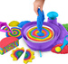 Zestaw Plastyczny Kinetic Sand Kolorowy Piasek kinetyczny 907 g Swirl n' Surprise maszynka do miesznia + akcesoria