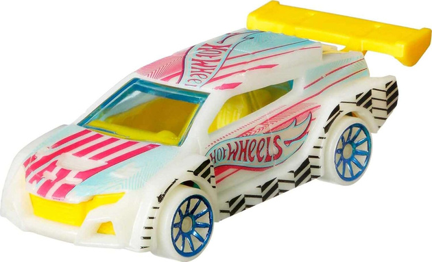 Hot Wheels Monster Trucks zestaw 10 świecących w ciemności pojazdów 1:64