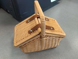 OUTLET Small Foot Wiklinowy koszyk piknikowy z wyposażeniem romantic 30 elementów USZKODZONE OPAKOWANIE