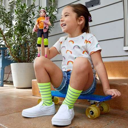 Barbie Olimpijka Skateboarding Tokyo 2020 + Ubranko dla lalki Puma żółte