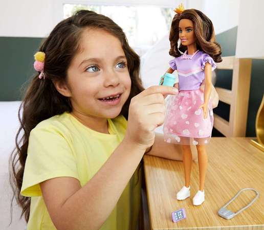 Barbie Przygody księżniczek niska laleczka 27 cm