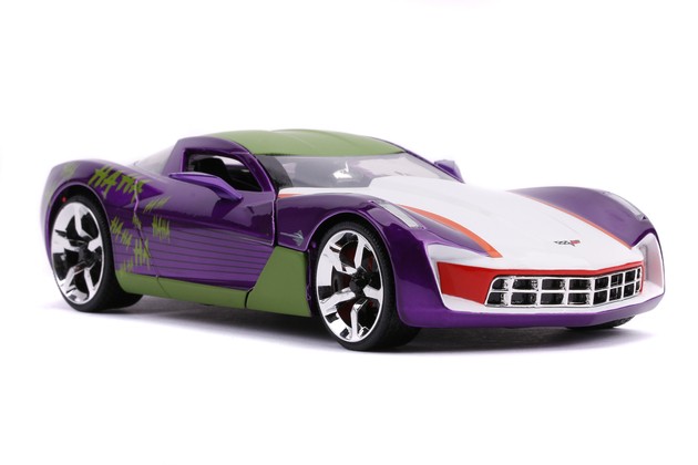 Jada 253255020 Joker Chevy Corvette Stingray pojazd metalowy z figurka