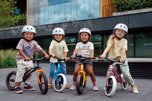 Lionelo Rowerek biegowy dla dzieci Bart Air Blue Navy + Dziecięcy kask rowerowy