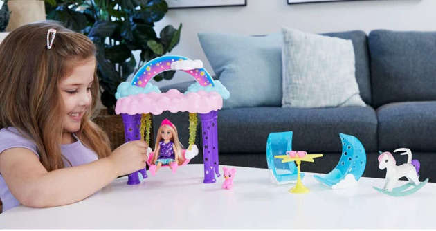 Mattel Barbie Dreamtopia Chelsea Fantazja z huśtawką