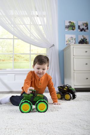 Tomy John Deere Traktor Monster święcące opony 37792