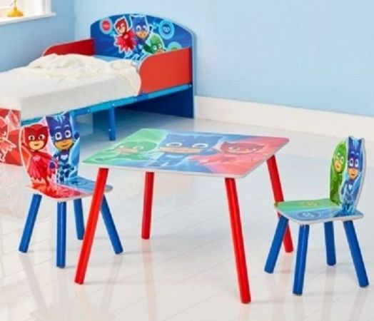 Worlds Apart Pidżamersi Drewniany Stolik Stół i 2 krzesełka dla dzieci